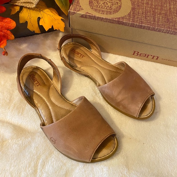 Born Trang Sandal - Picture 2 of 7